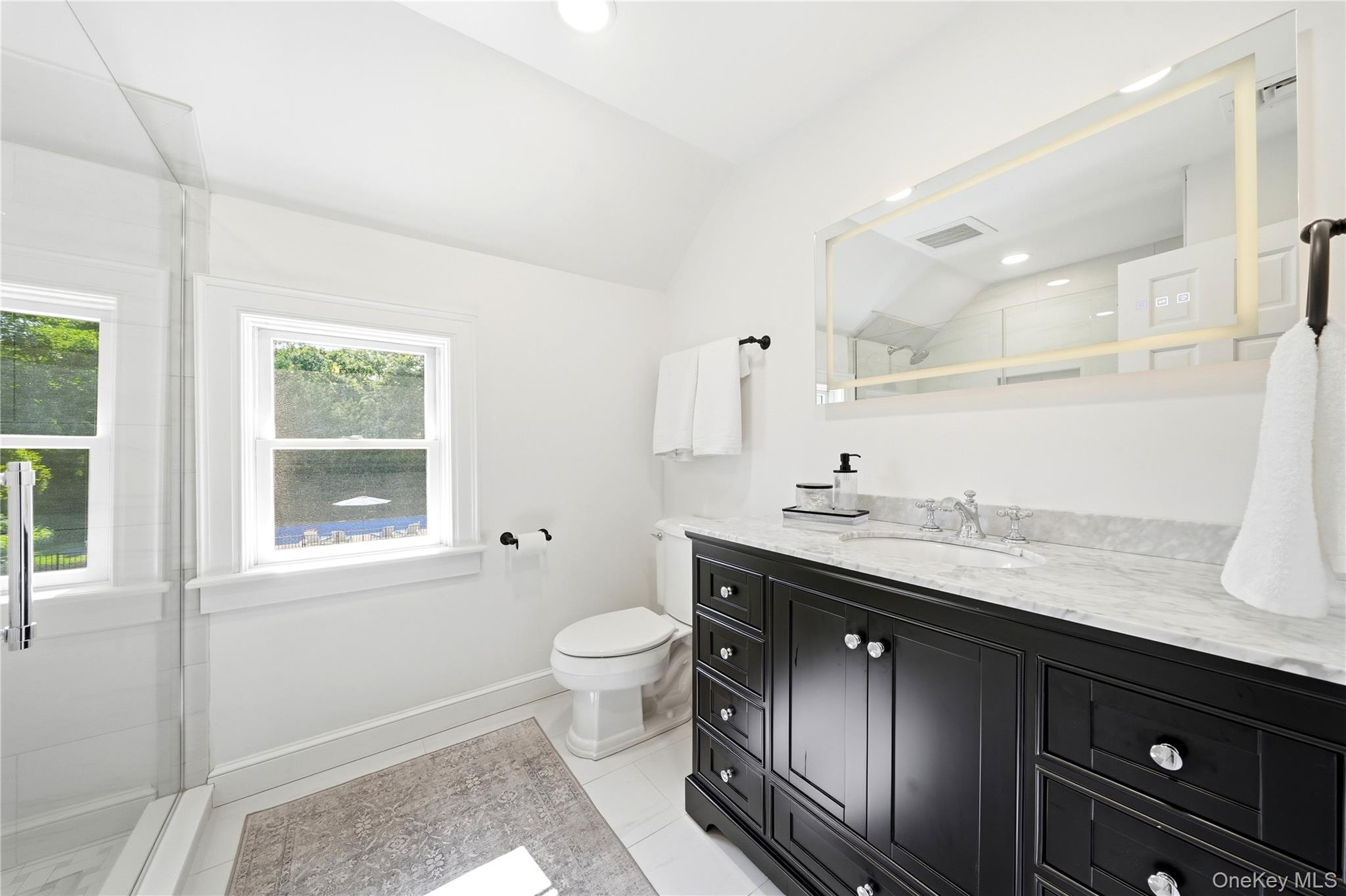 22 S Gillette Avenue Property Photo 32
