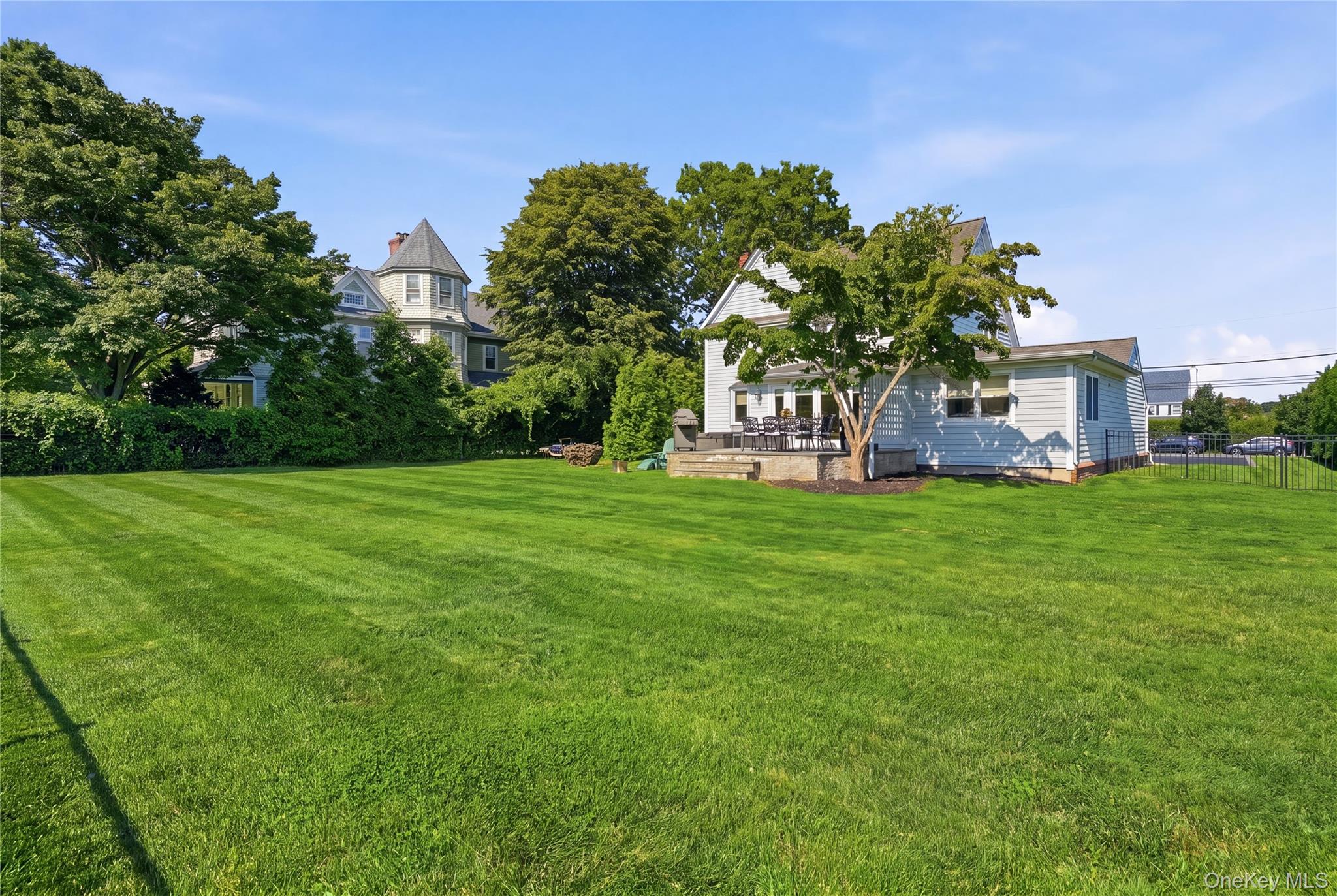 22 S Gillette Avenue Property Photo 40