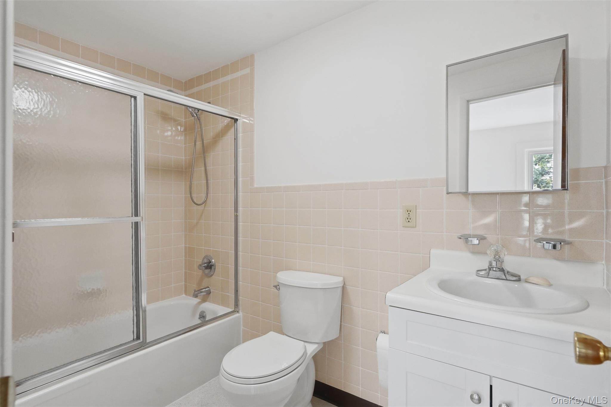 25 Conklin Street Property Photo 13