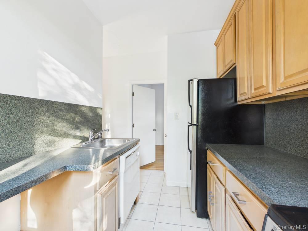 21-37 33rd Street 3d Property Photo 11