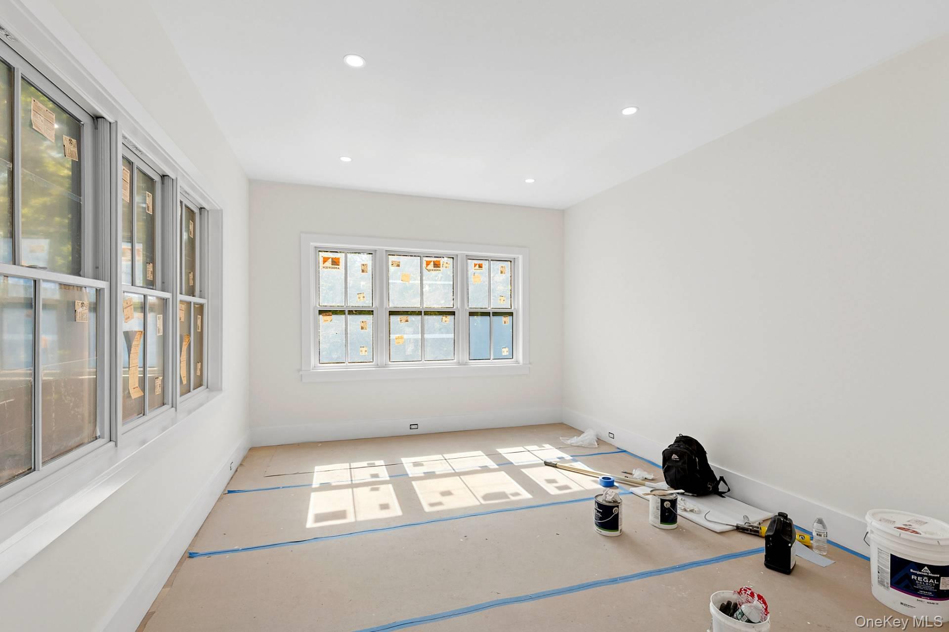 38 N Bay Avenue Property Photo 6