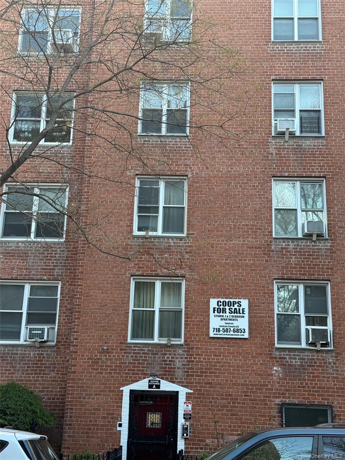 33-15 81st Street 6e Property Photo 4
