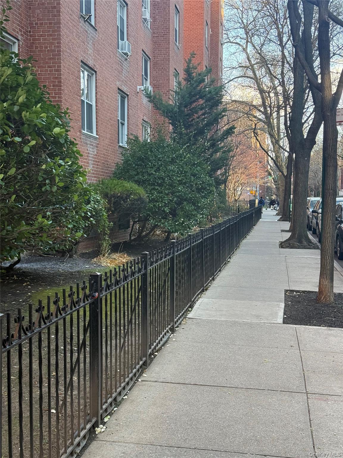 33-15 81st Street 6e Property Photo 21