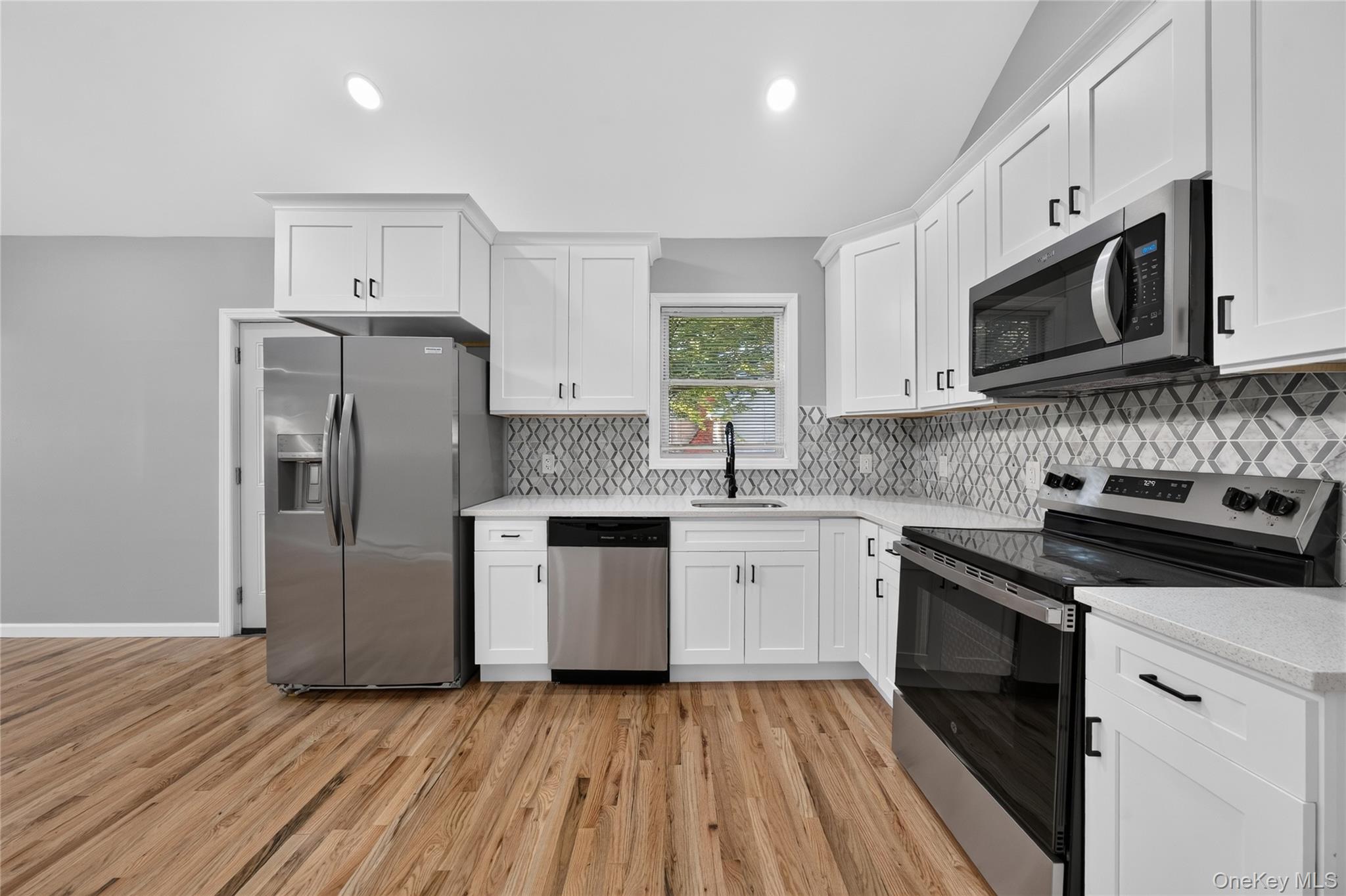 67 Ohio Avenue Property Photo 4