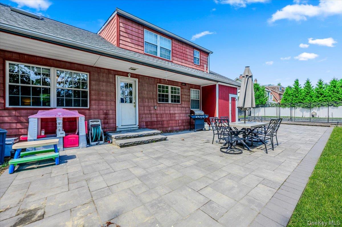 22 Manitton Court Property Photo 19