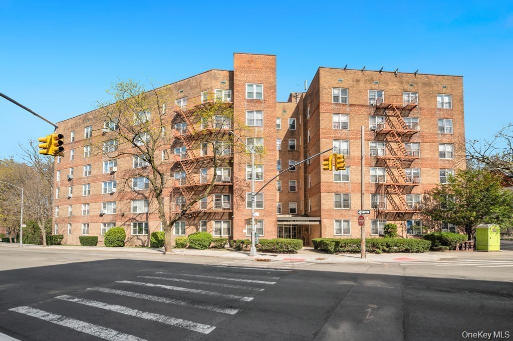 74-45 Yellowstone Boulevard 5G Property Photo 1