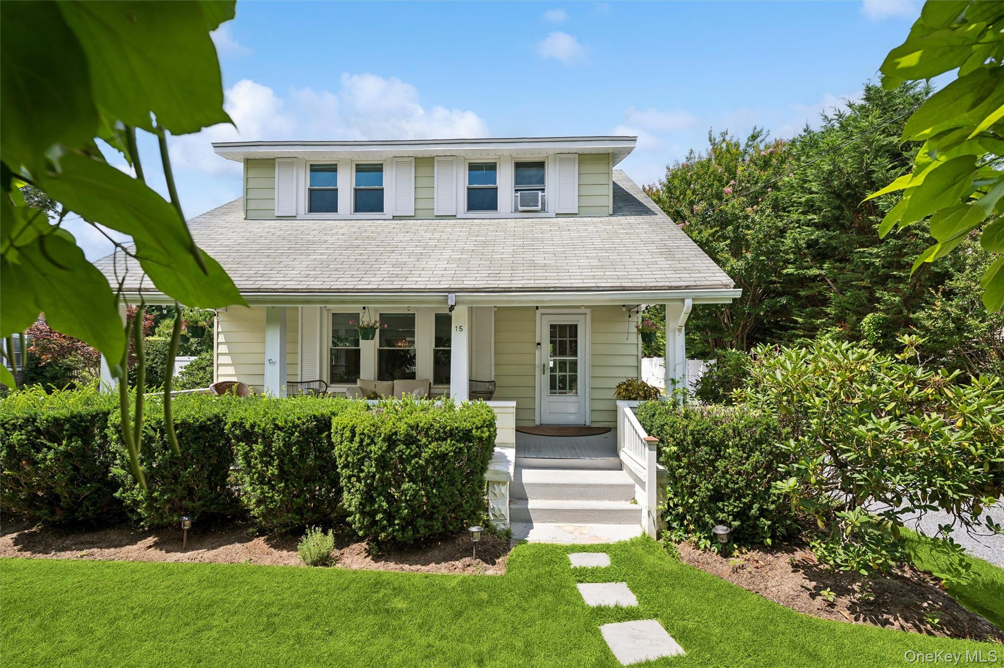 15 S Bay Avenue Property Photo 1