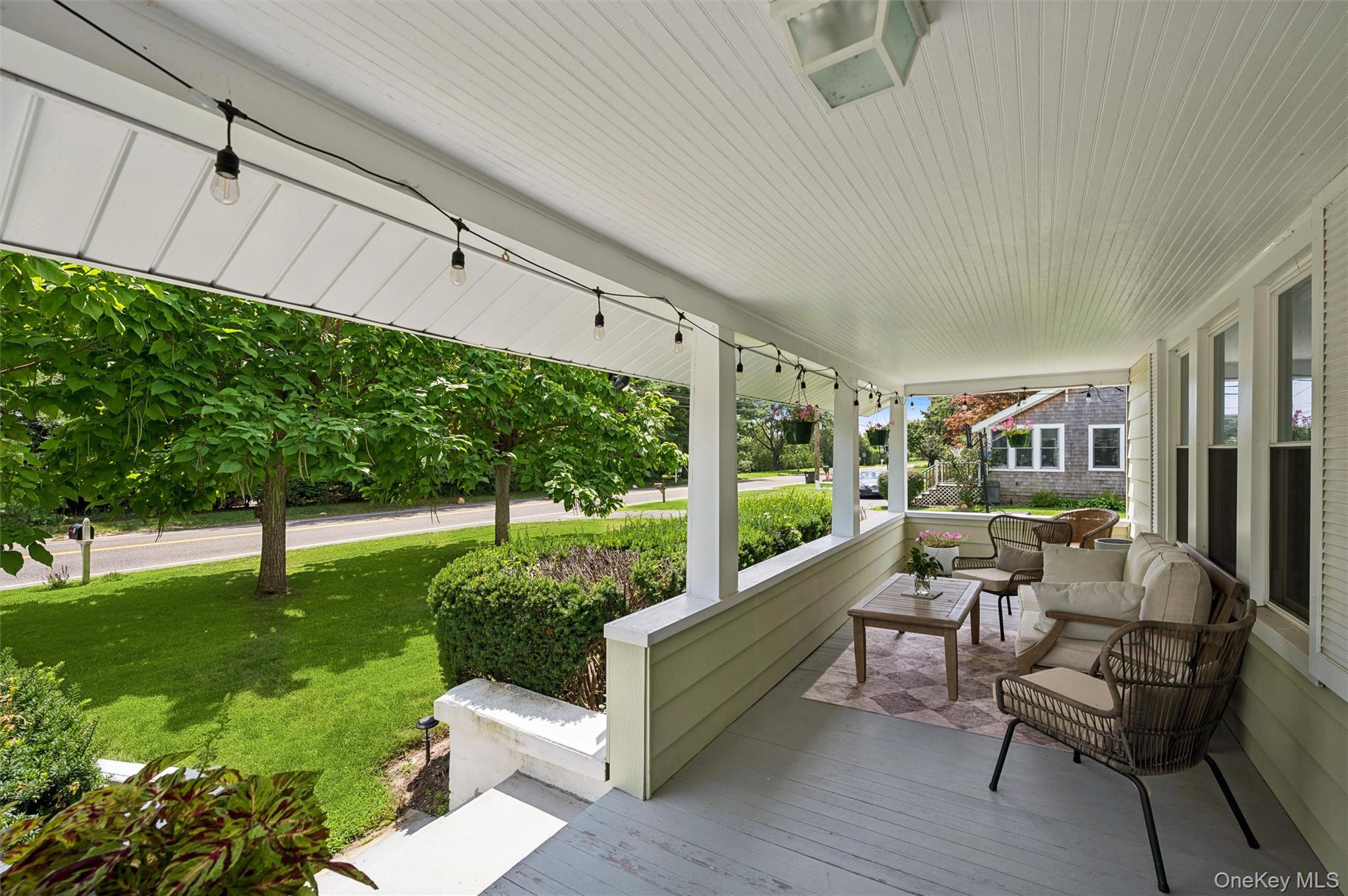 15 S Bay Avenue Property Photo 2