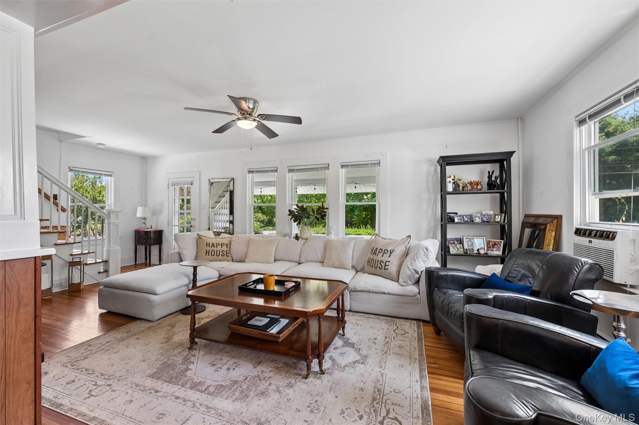 15 S Bay Avenue Property Photo 3