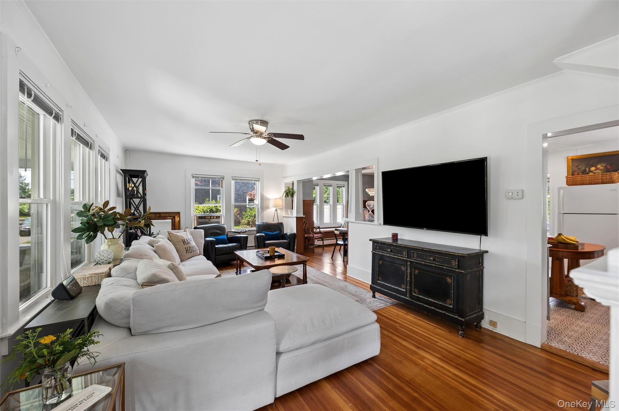 15 S Bay Avenue Property Photo 4