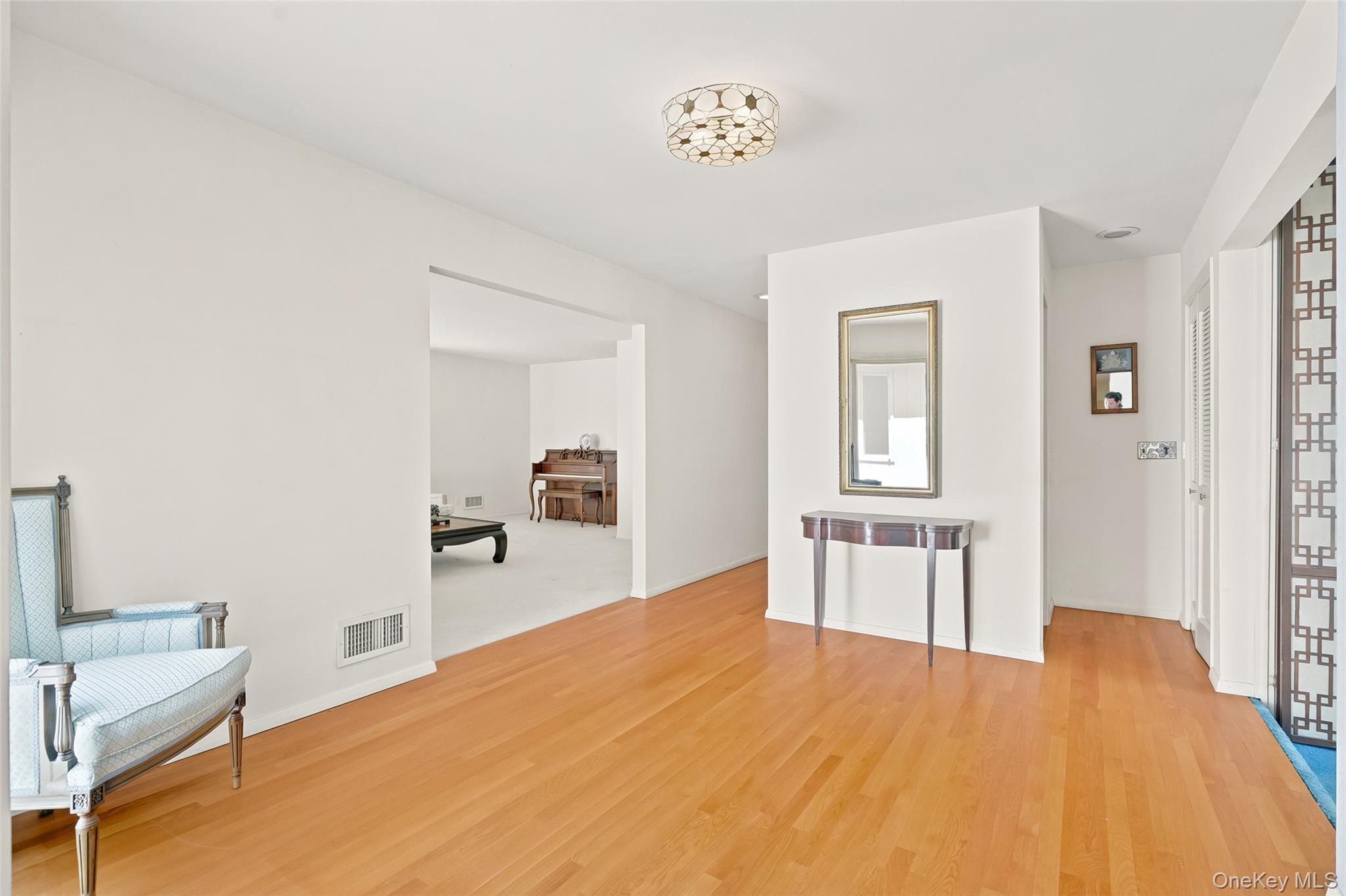 8 Palma Drive Property Photo 4