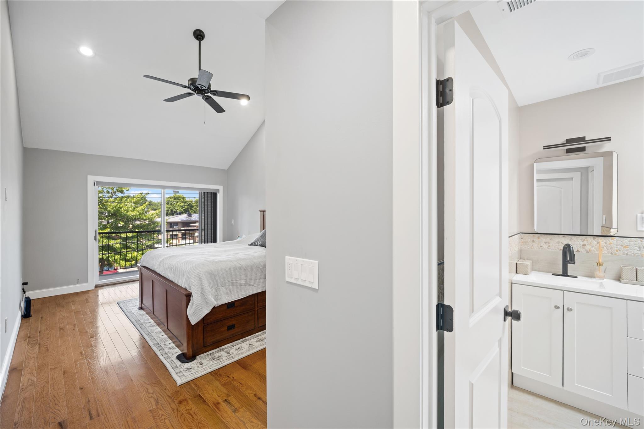 180 Davis Avenue 12a Property Photo 12