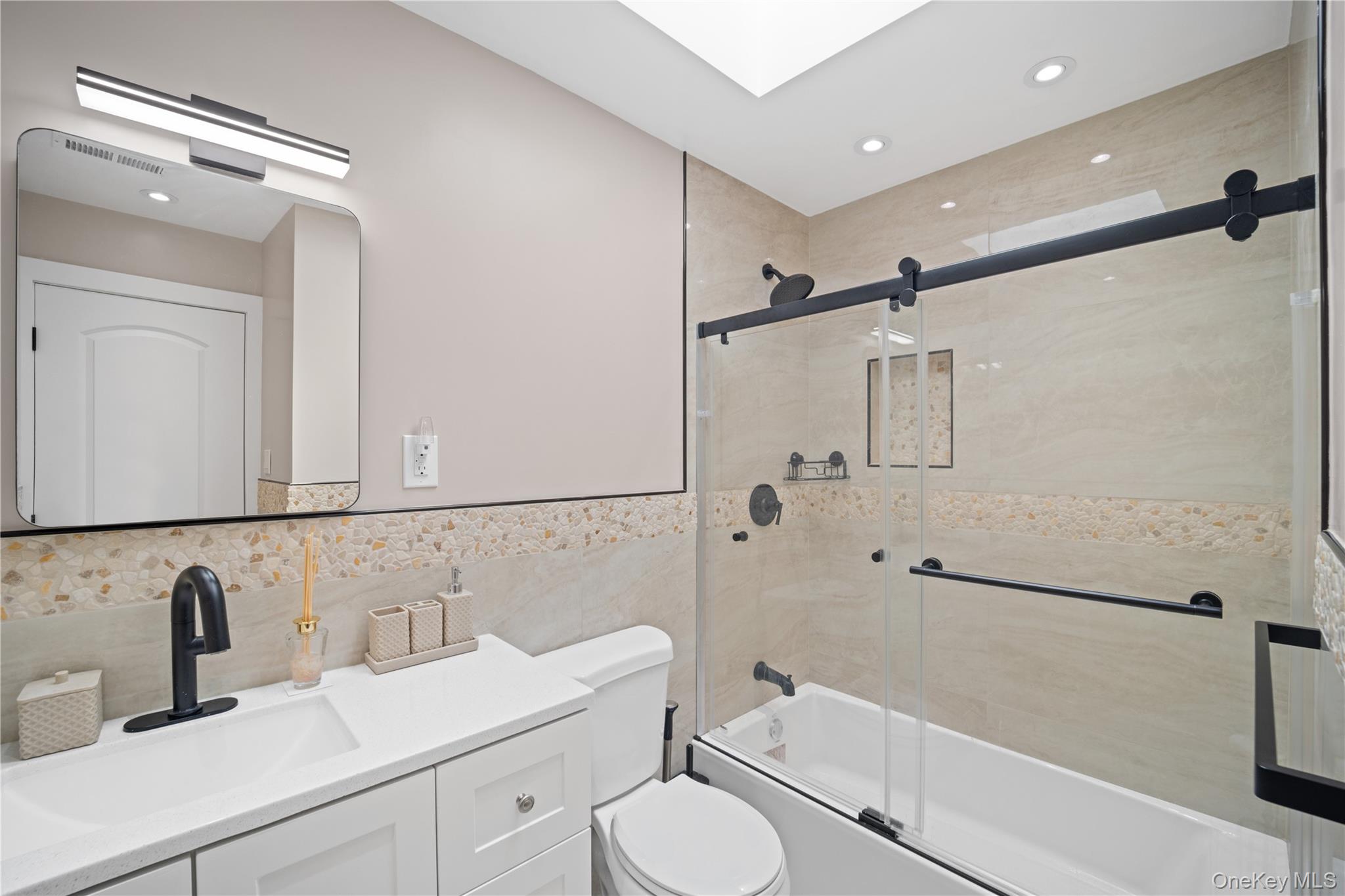 180 Davis Avenue 12a Property Photo 13