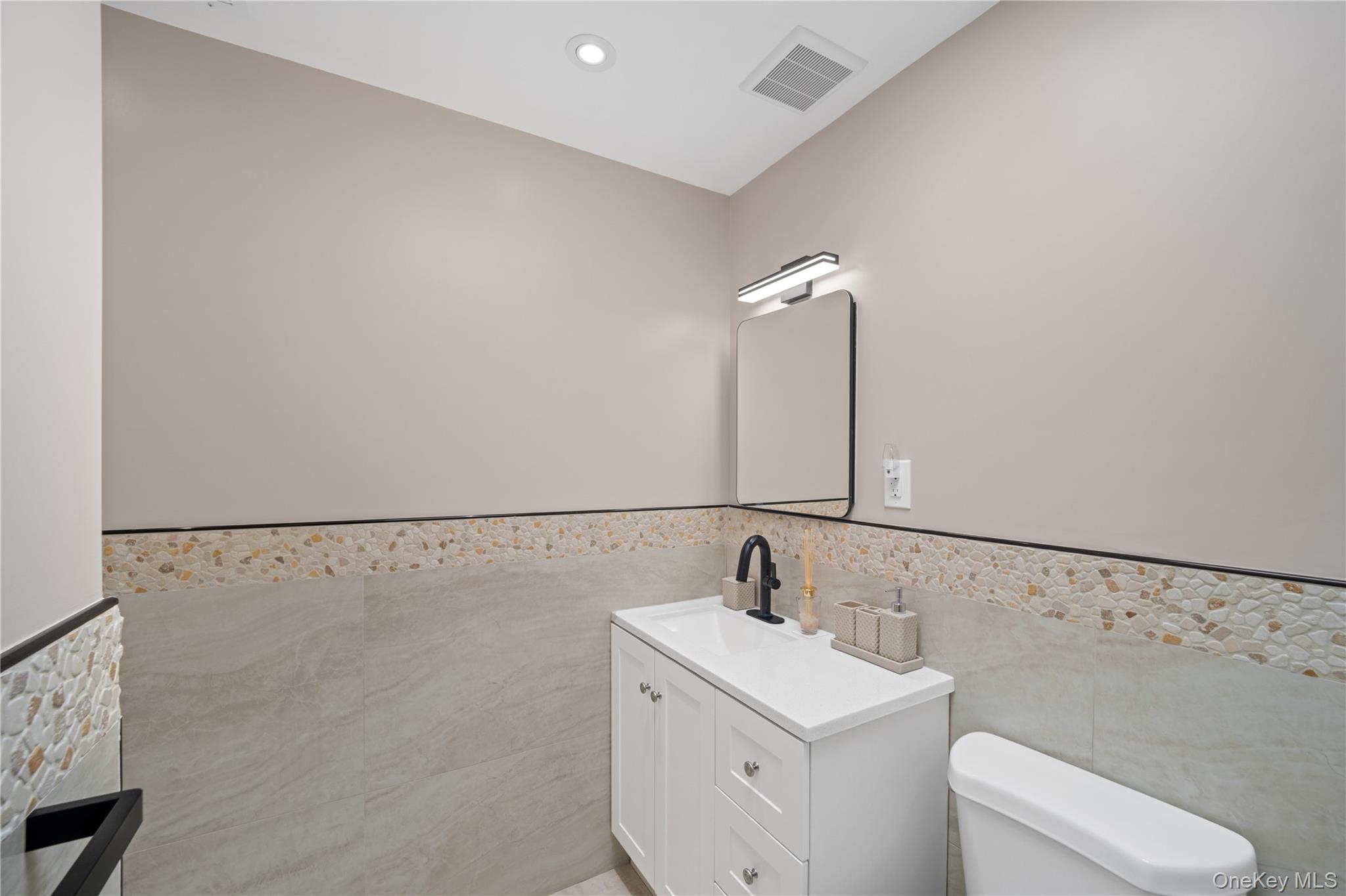 180 Davis Avenue 12a Property Photo 14