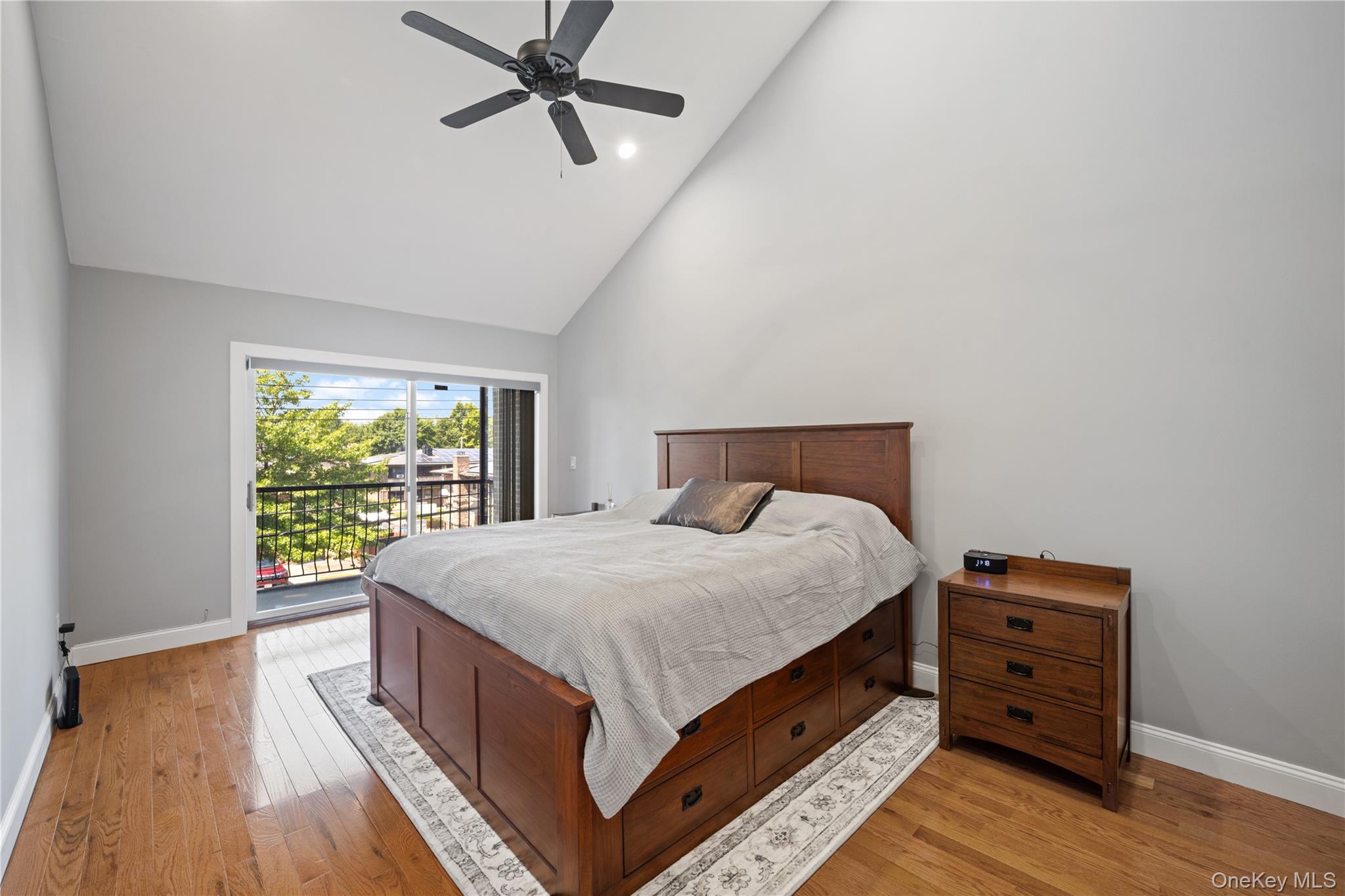 180 Davis Avenue 12a Property Photo 15