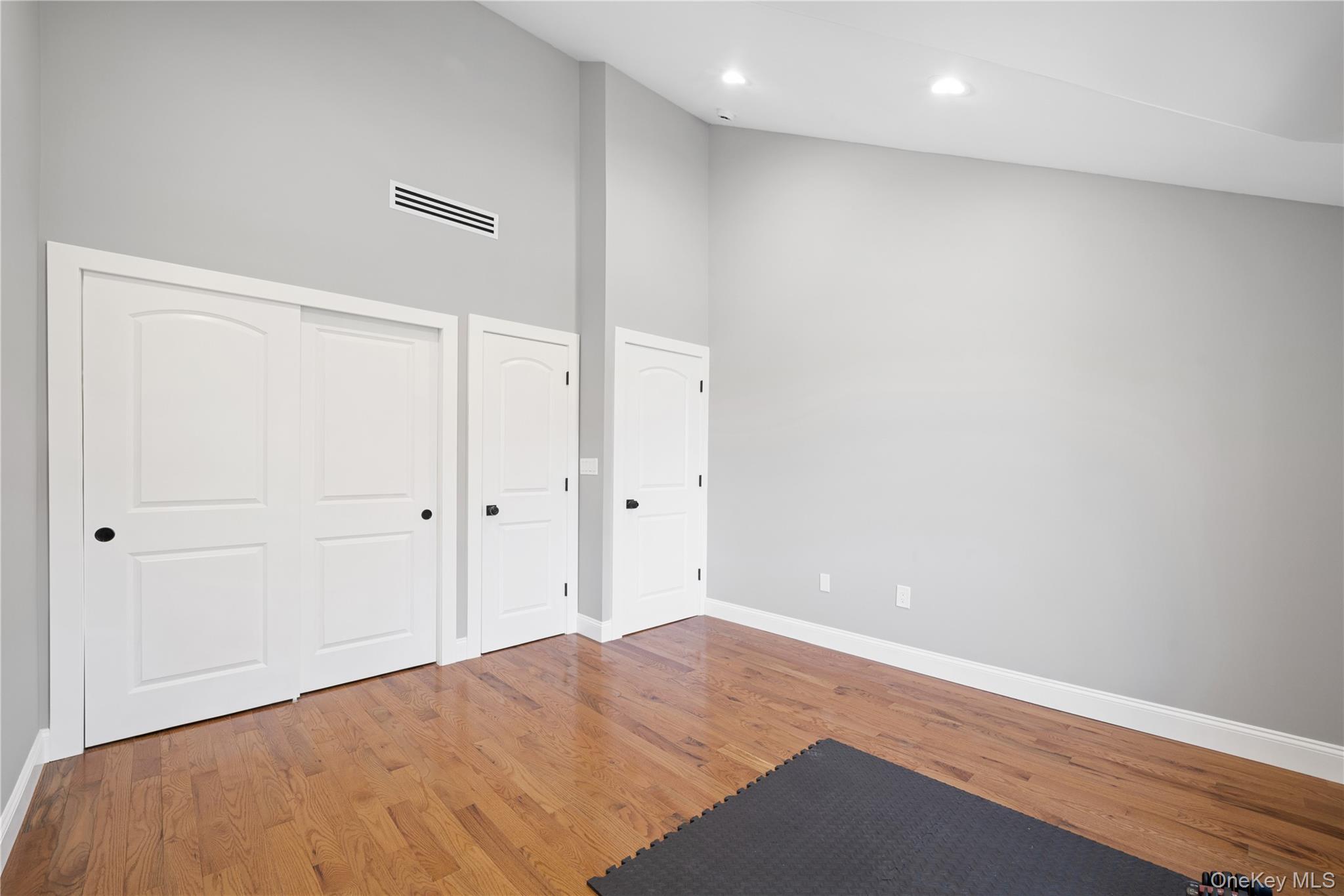 180 Davis Avenue 12a Property Photo 23