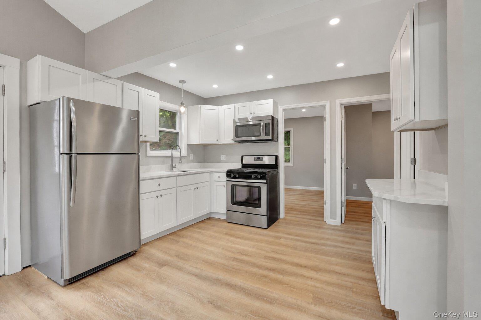 1945 New Hackensack Road Property Photo 2