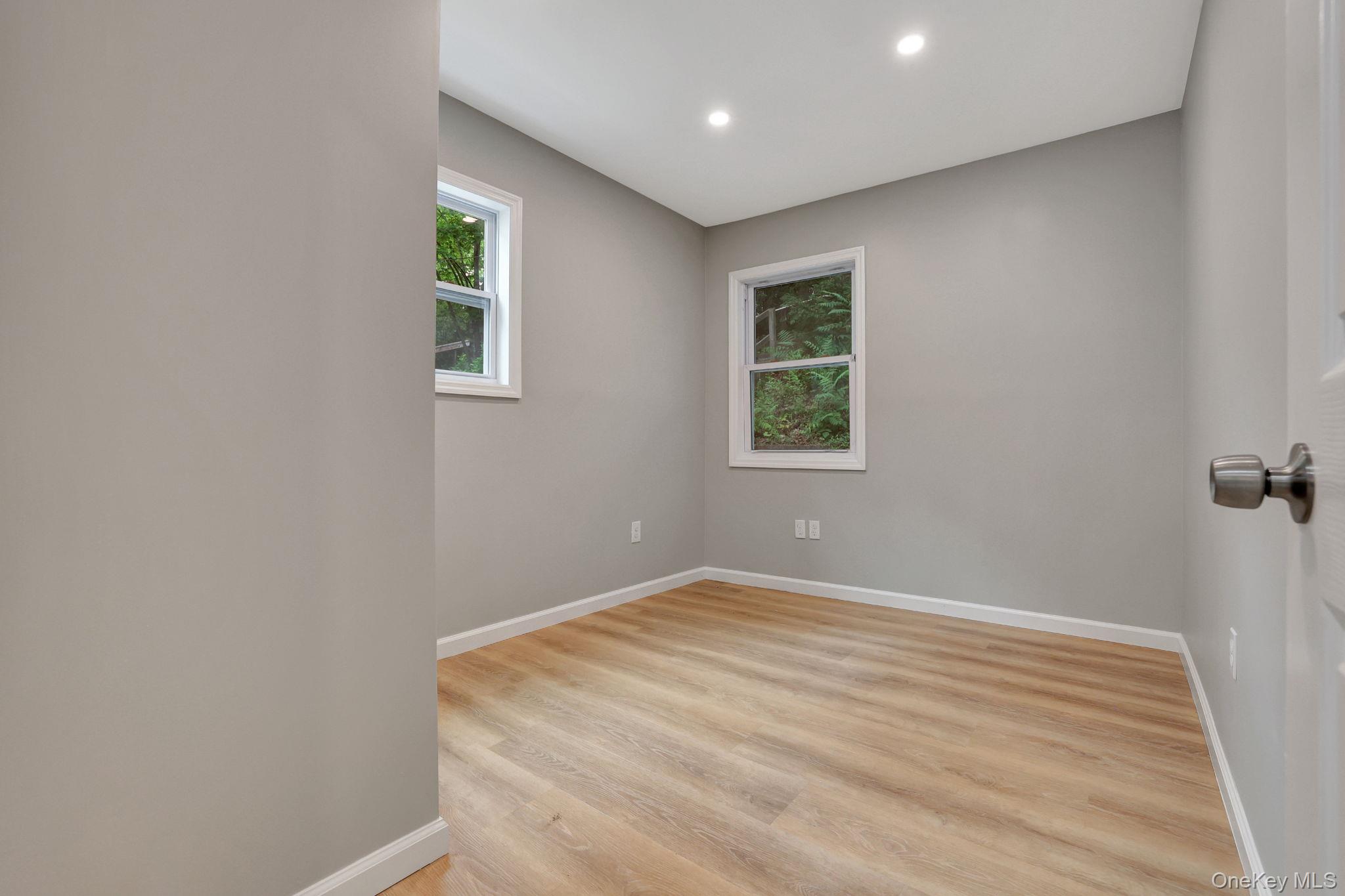 1945 New Hackensack Road Property Photo 13
