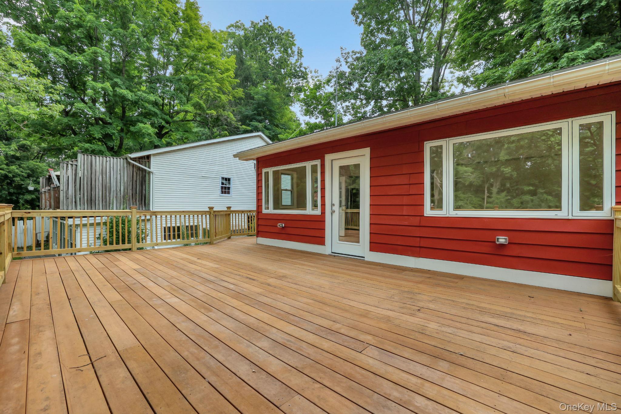 1945 New Hackensack Road Property Photo 18