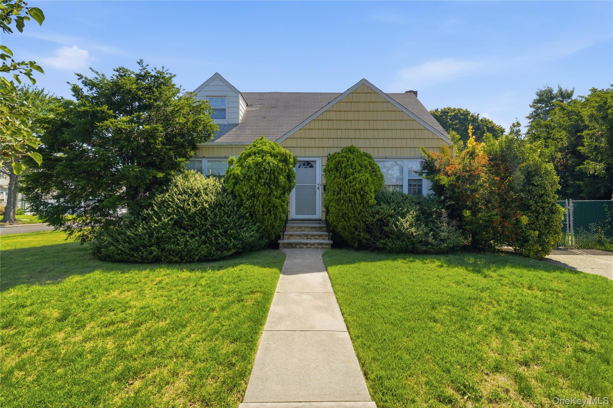 695 Eileen Court Property Photo 1