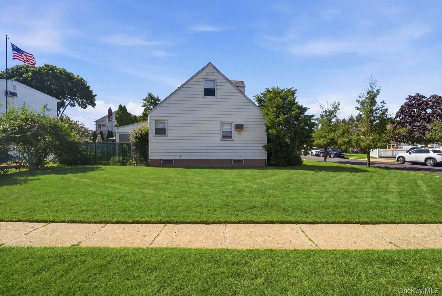 695 Eileen Court Property Photo 13