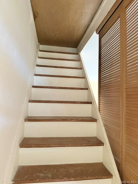 109 Stuyvesant Drive Property Photo 5