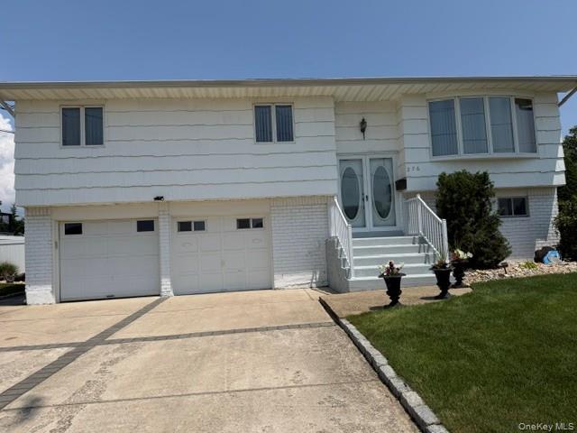276 N Lewis Avenue Property Photo 1