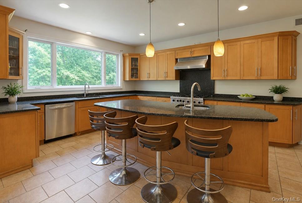 2358 Broad Street Property Photo 16