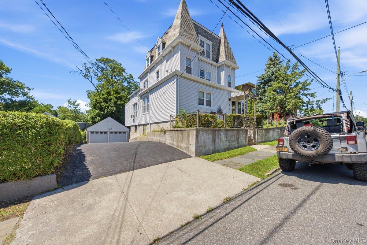 19 Ridgewood Avenue Property Photo 3