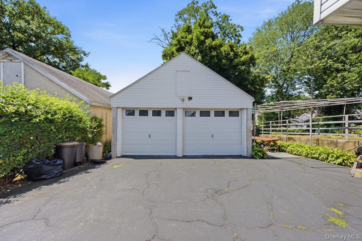 19 Ridgewood Avenue Property Photo 4