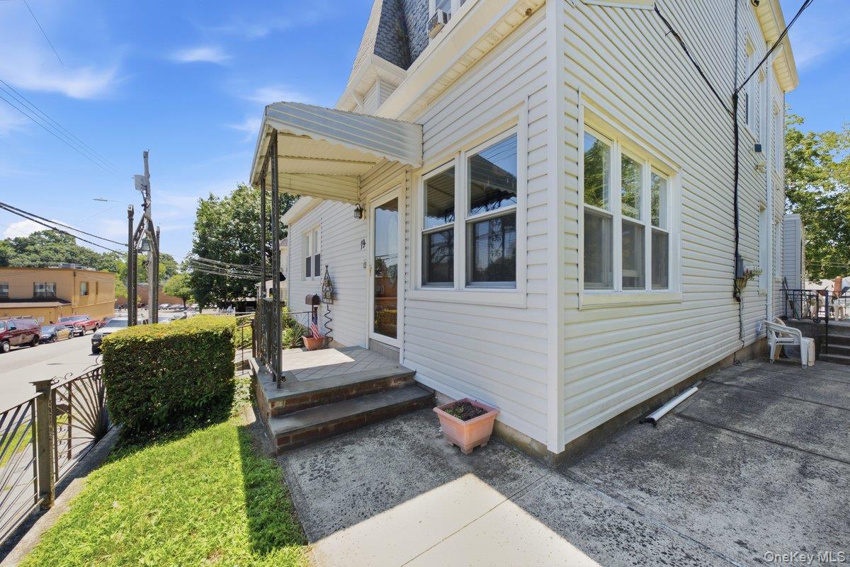 19 Ridgewood Avenue Property Photo 6