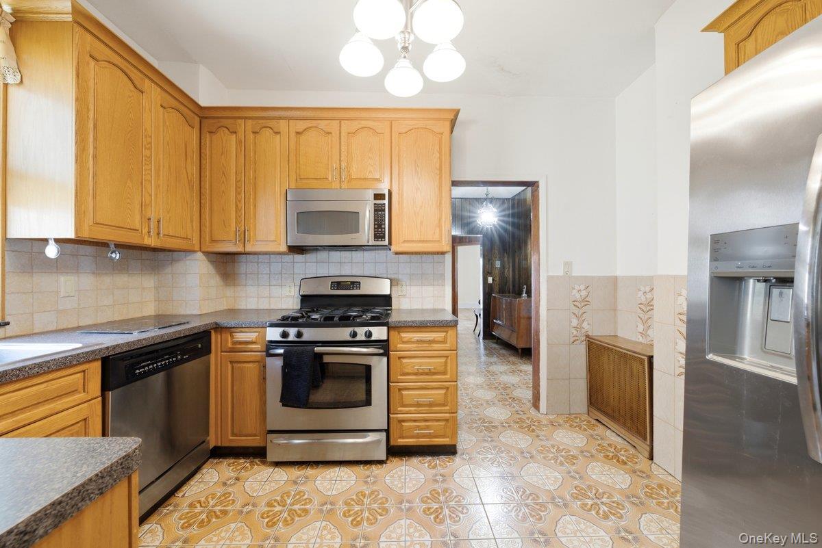 19 Ridgewood Avenue Property Photo 9