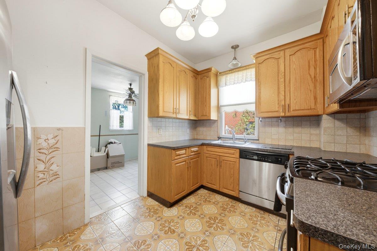 19 Ridgewood Avenue Property Photo 10