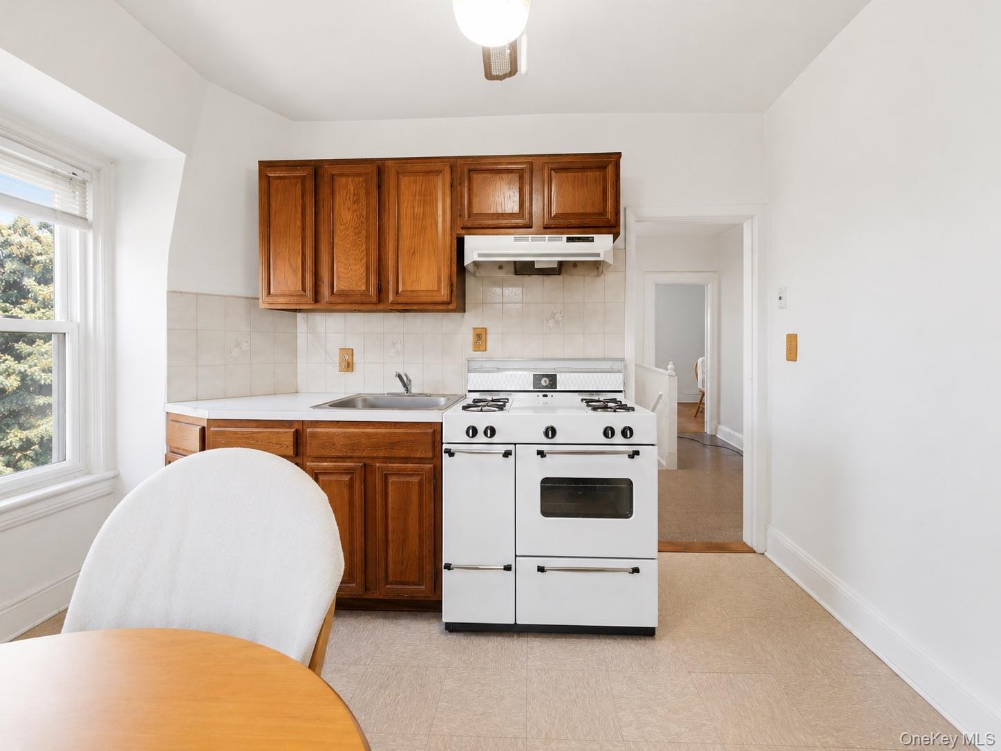 19 Ridgewood Avenue Property Photo 23