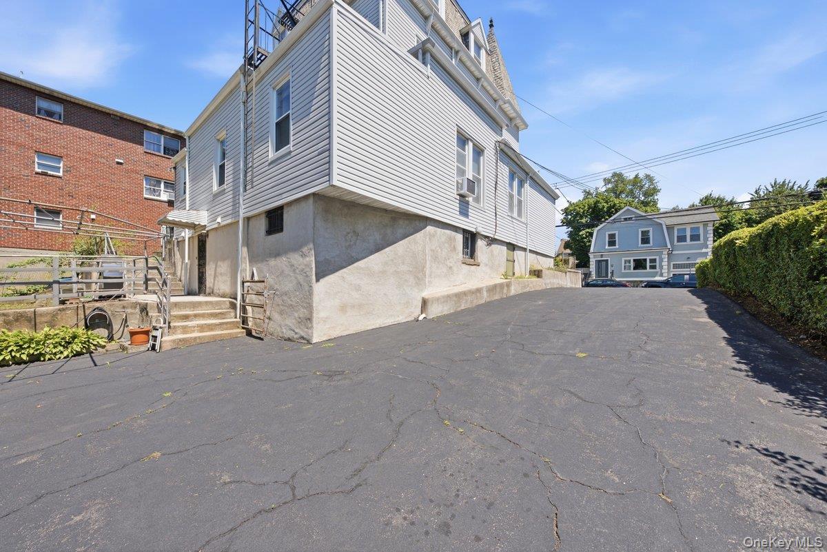 19 Ridgewood Avenue Property Photo 37