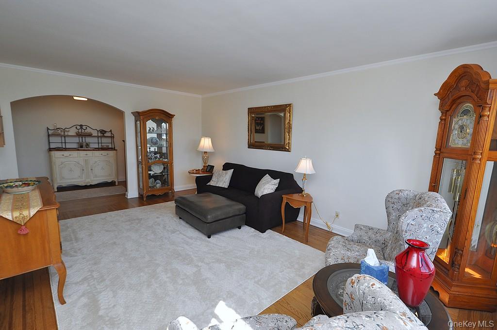253 Garth Road 6f Property Photo 7