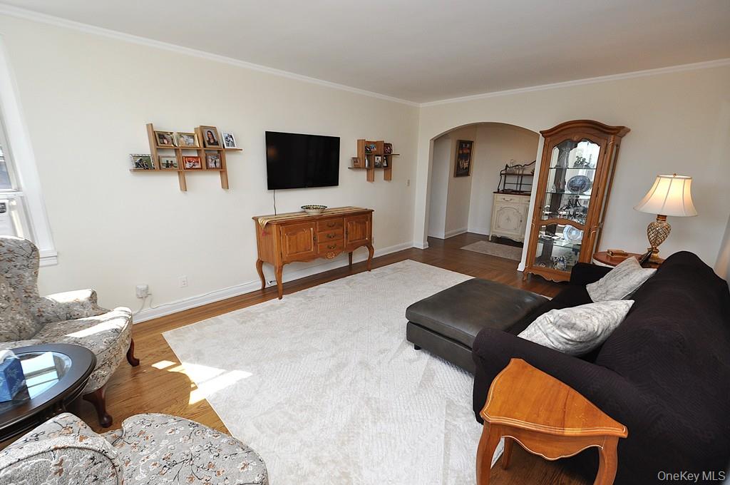 253 Garth Road 6f Property Photo 8
