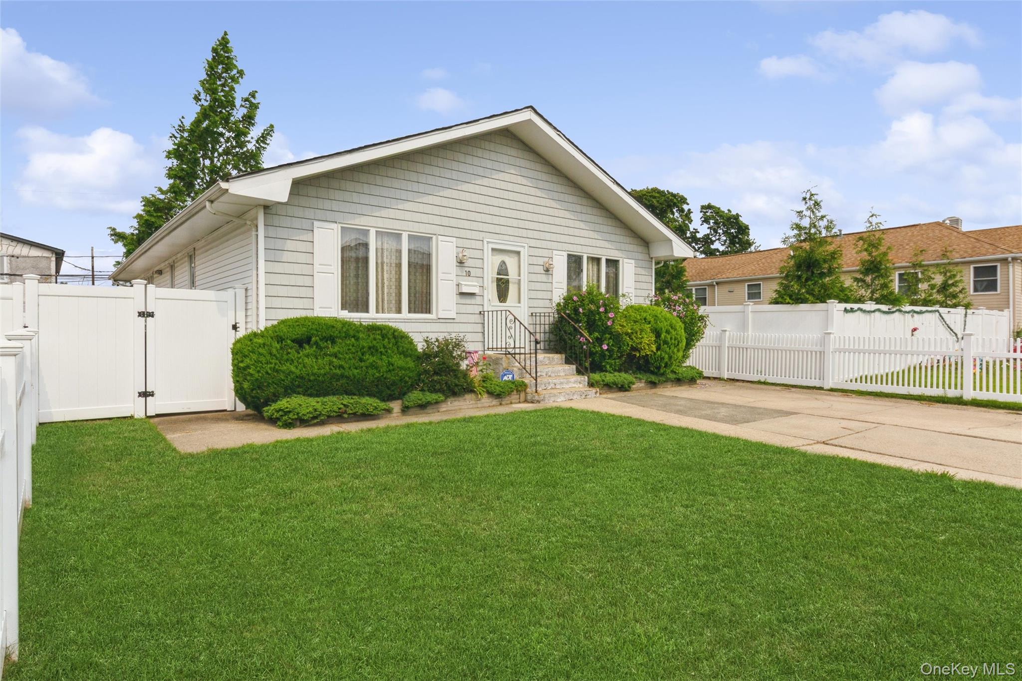 10 Marina Road Property Photo 3
