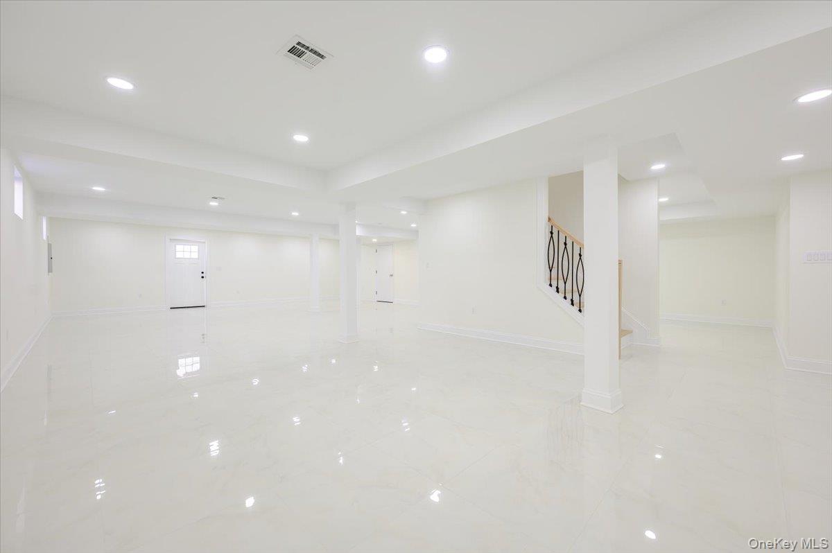 64 Landau Avenue Property Photo 33