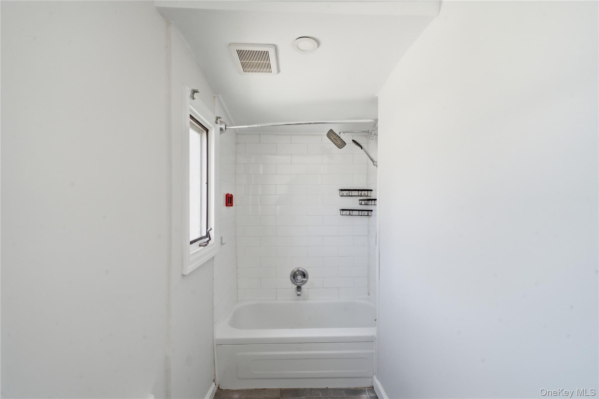 99 Green Avenue Property Photo 8