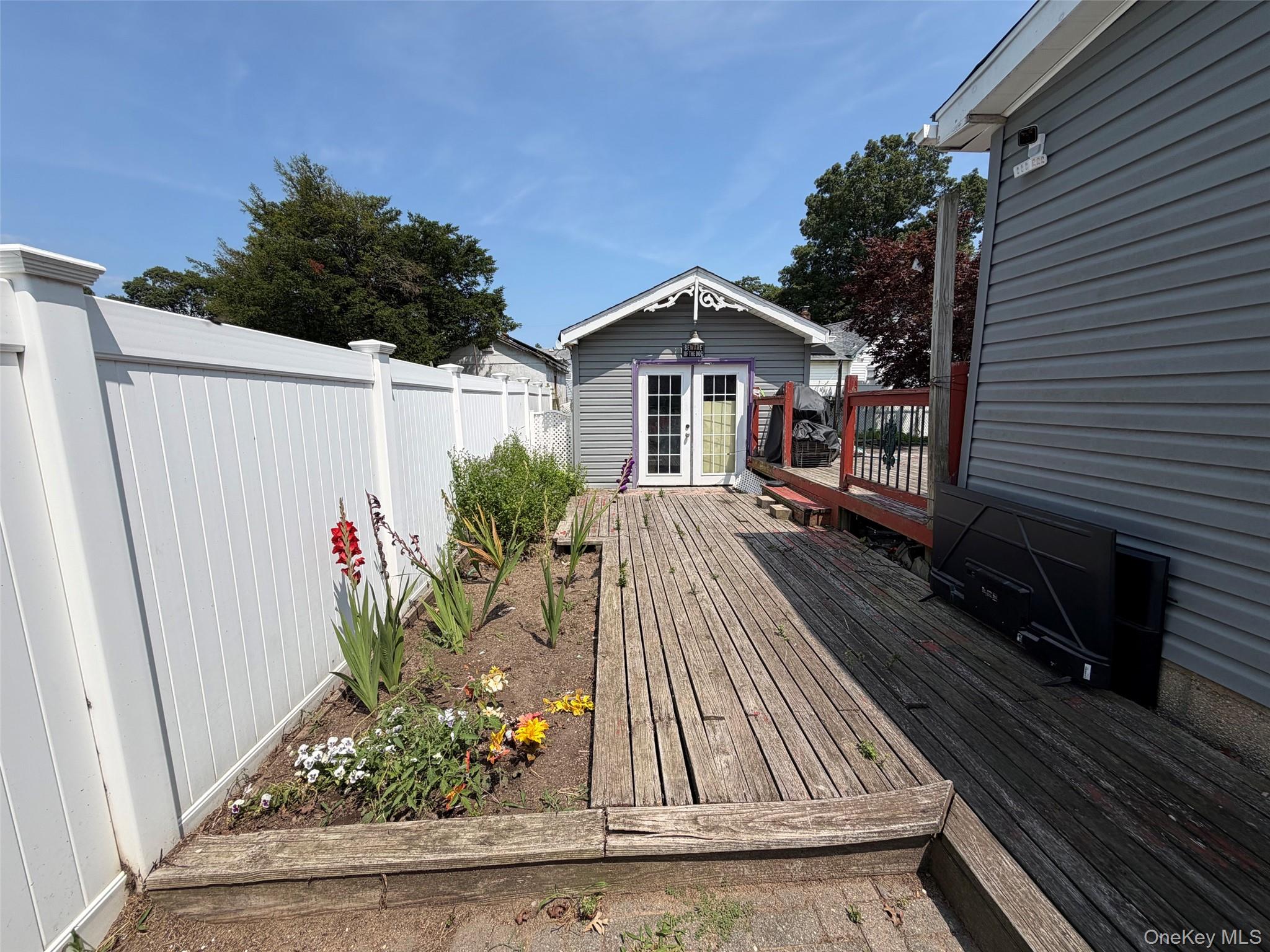 300 Beachview Street Property Photo 17