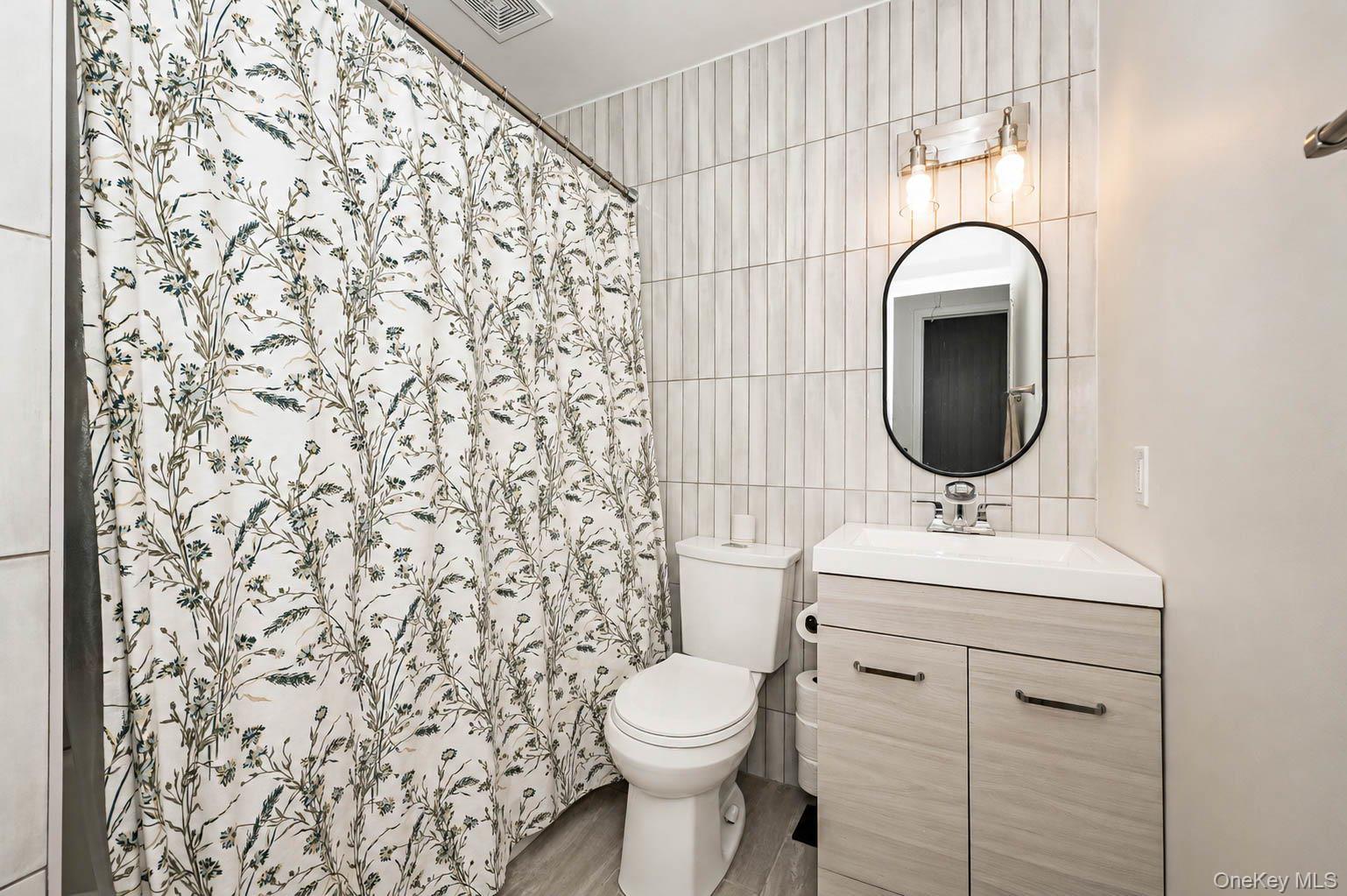 134 Paris Court Property Photo 20