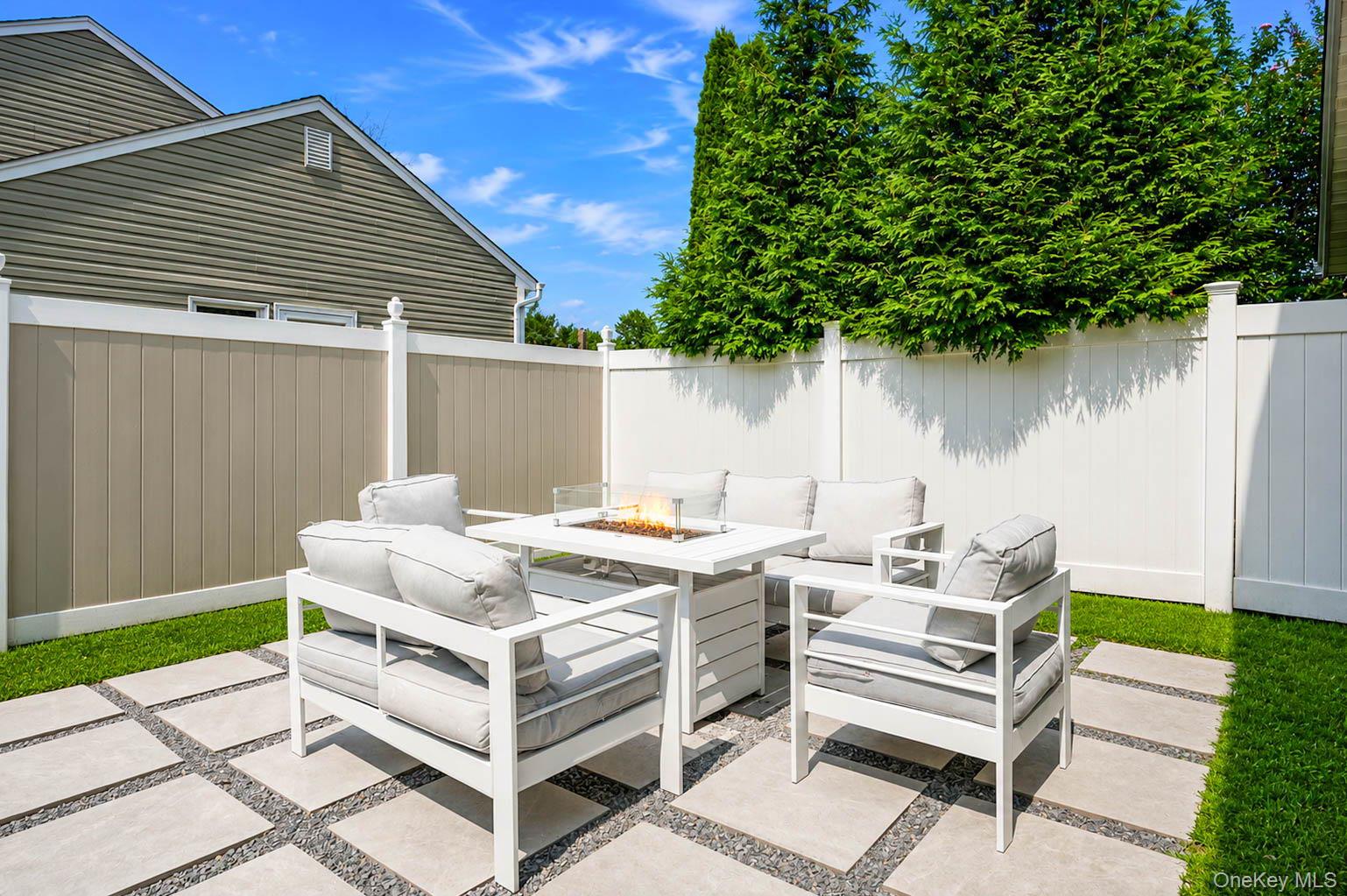 134 Paris Court Property Photo 23