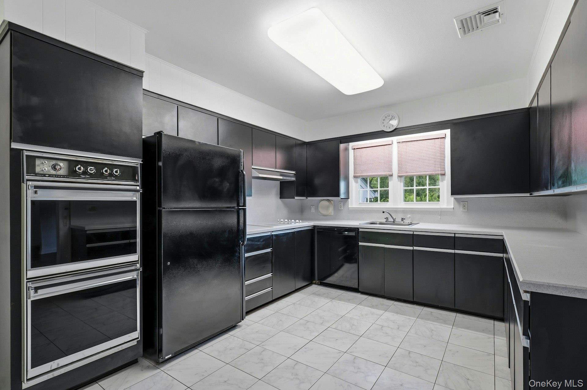 5 Libby Drive Property Photo 9