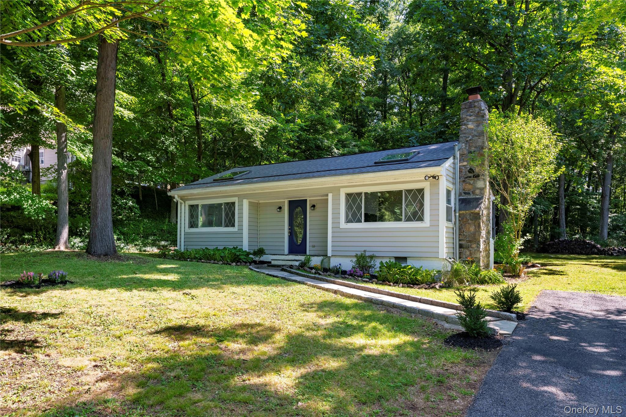6 Hemlock Trail Court Property Photo 1