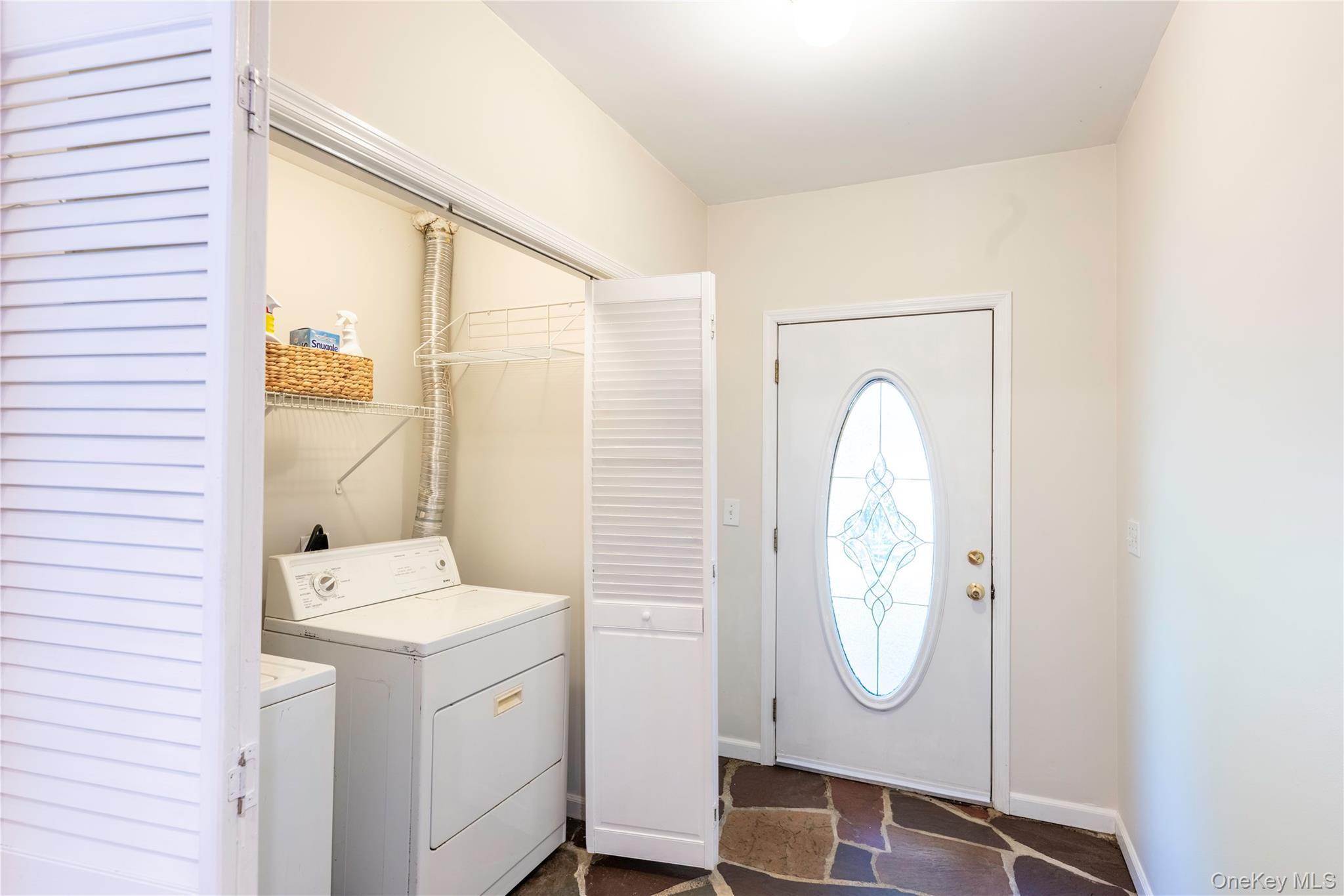 6 Hemlock Trail Court Property Photo 2