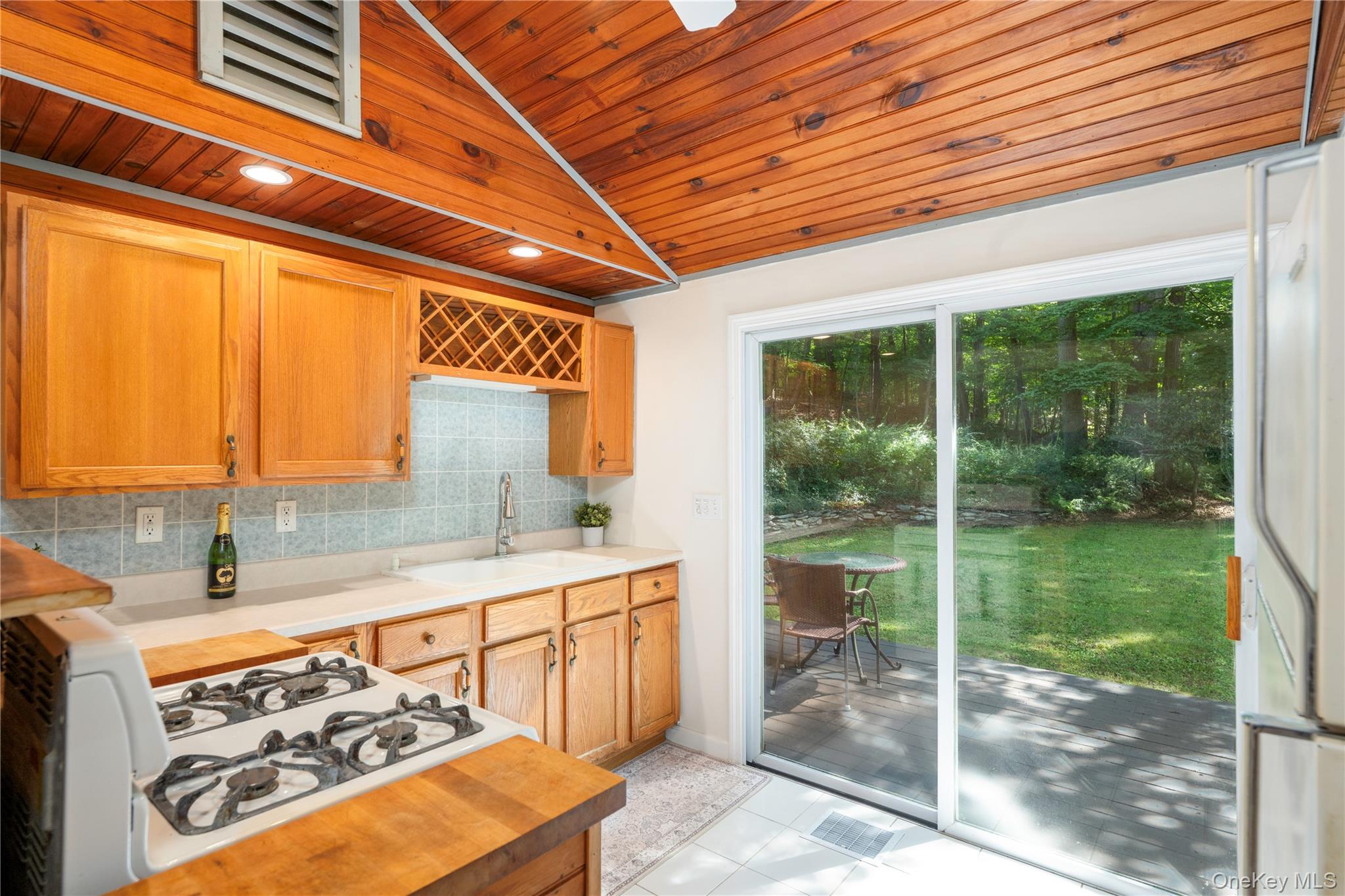6 Hemlock Trail Court Property Photo 6