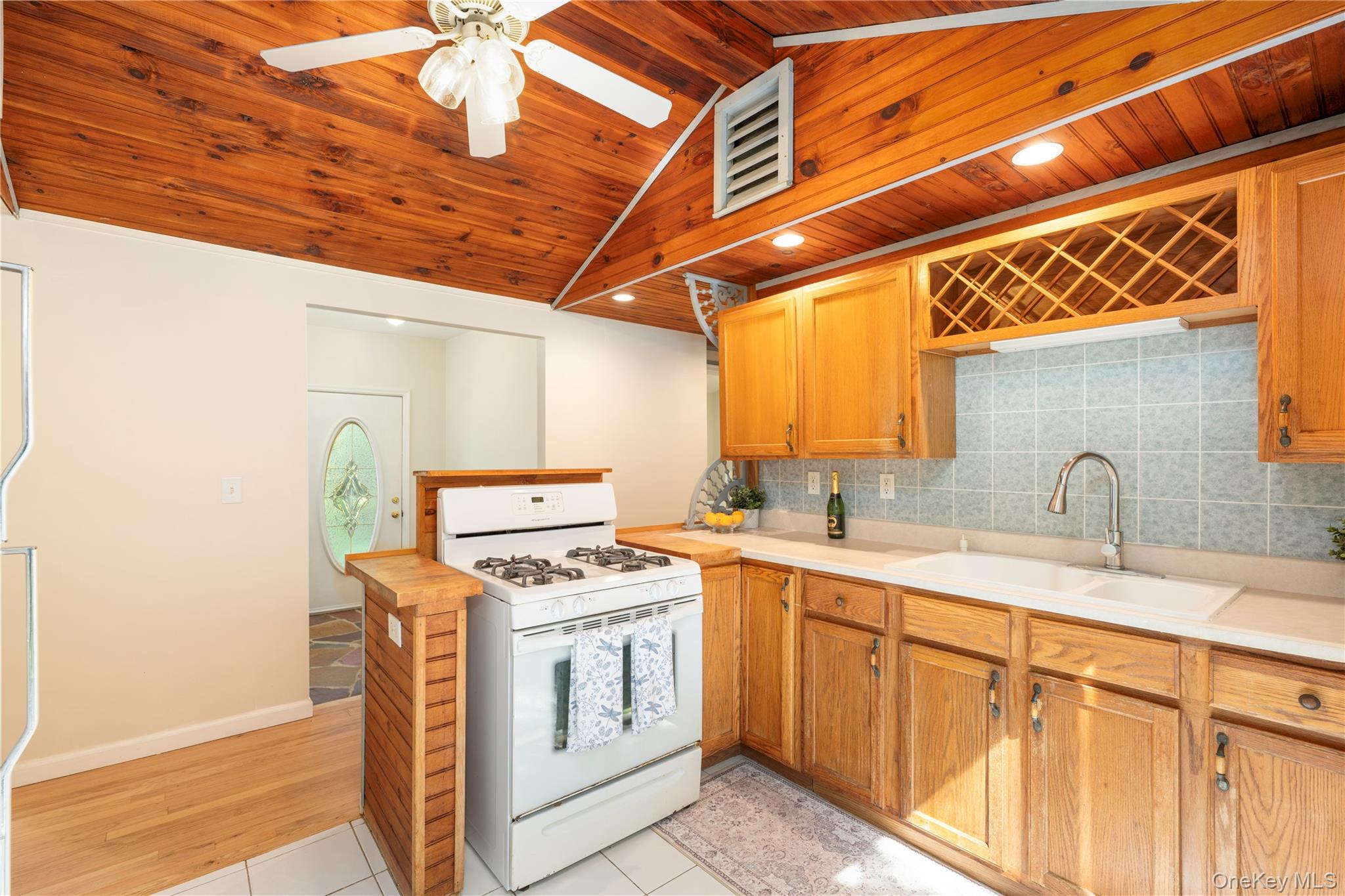 6 Hemlock Trail Court Property Photo 7