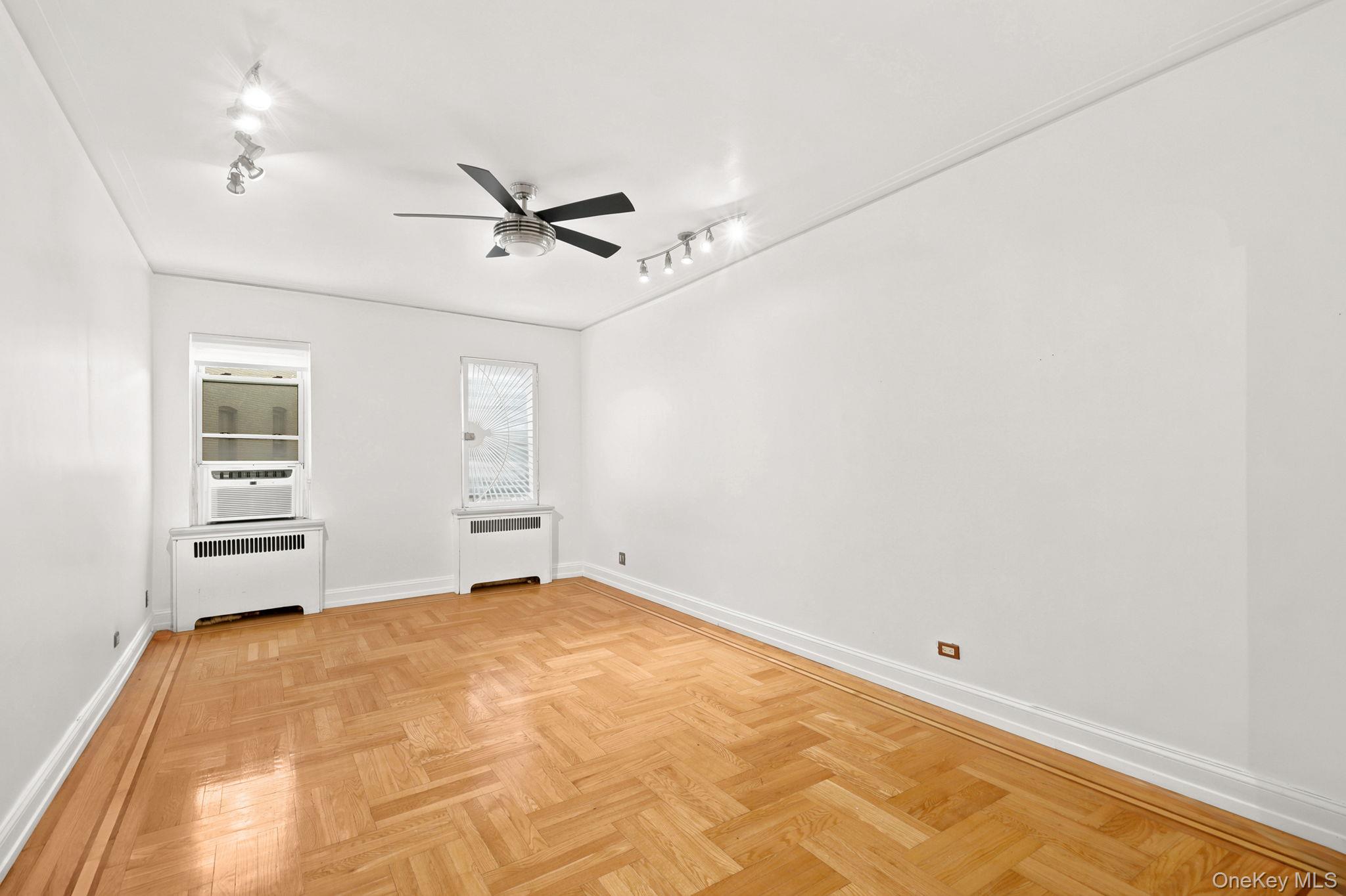 2160 Bronx Park 6j Property Photo 8
