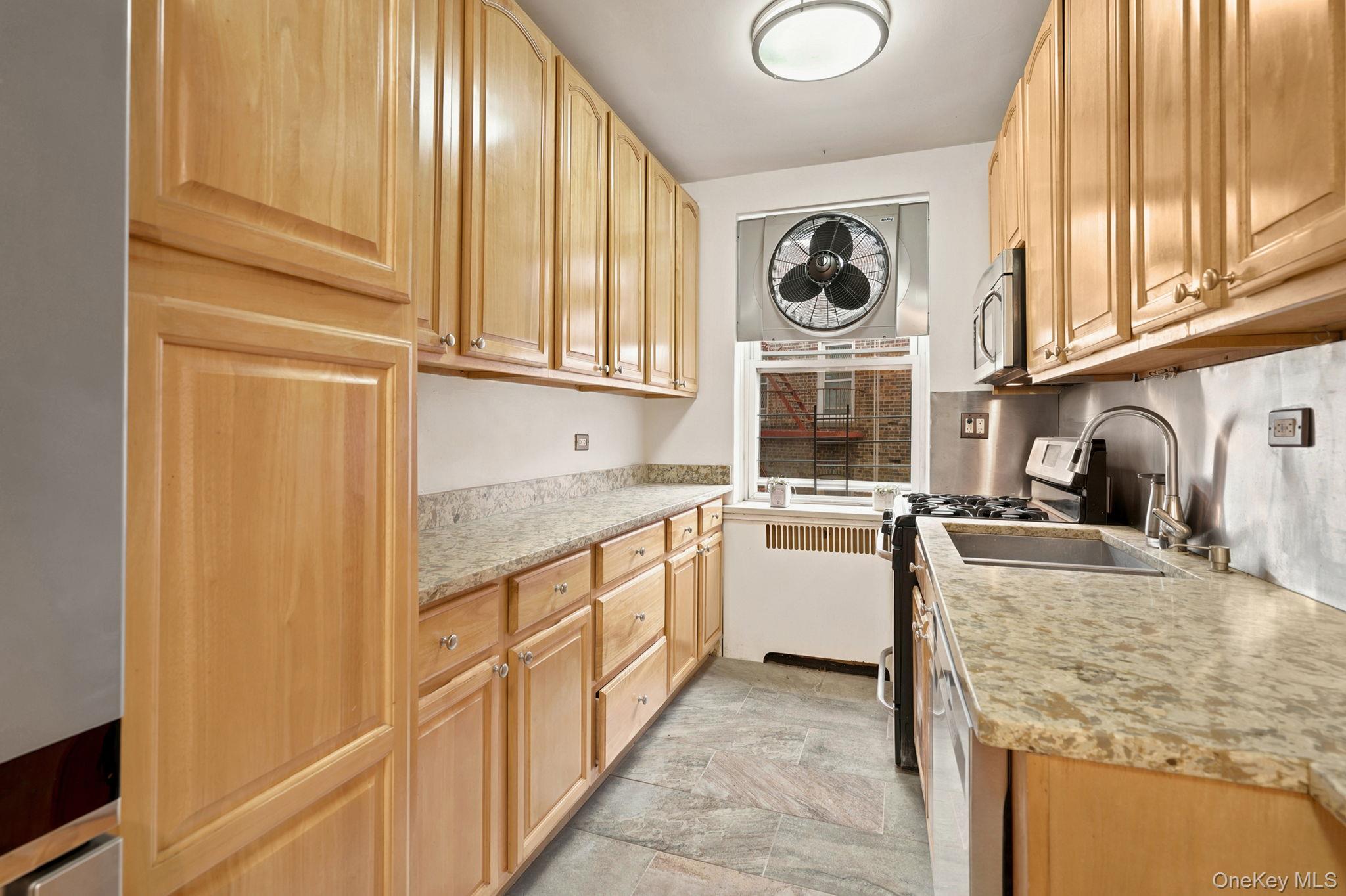 2160 Bronx Park 6j Property Photo 9